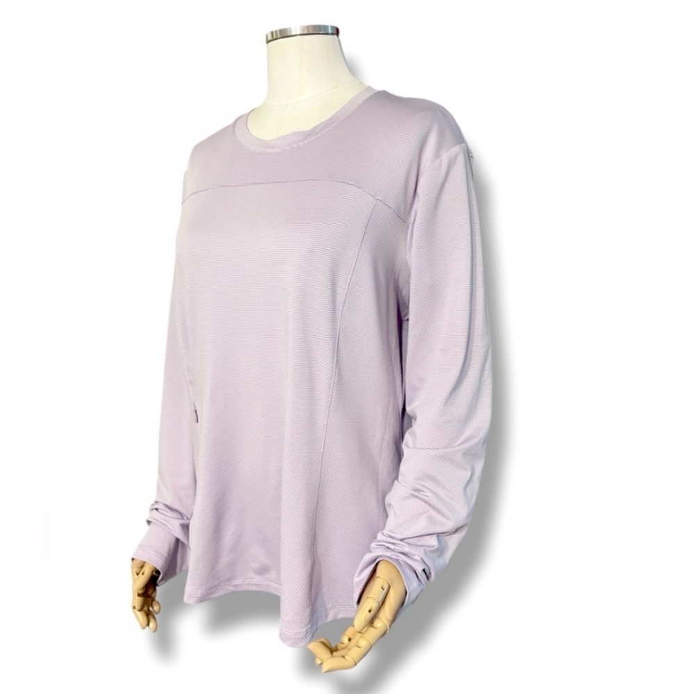 AVALANCHE OUTDOOR SUPPLY Crewneck Sun Protection Top with Zipper Pocket Lilac